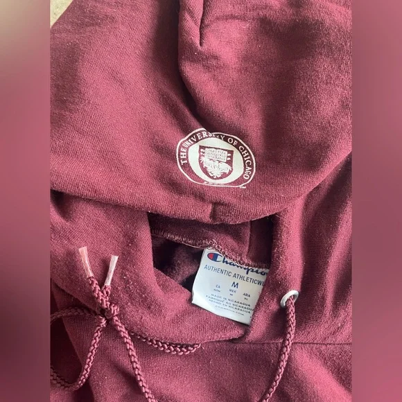 Champion Maroon University of Chicago Hoodie - Picture 4 of 4